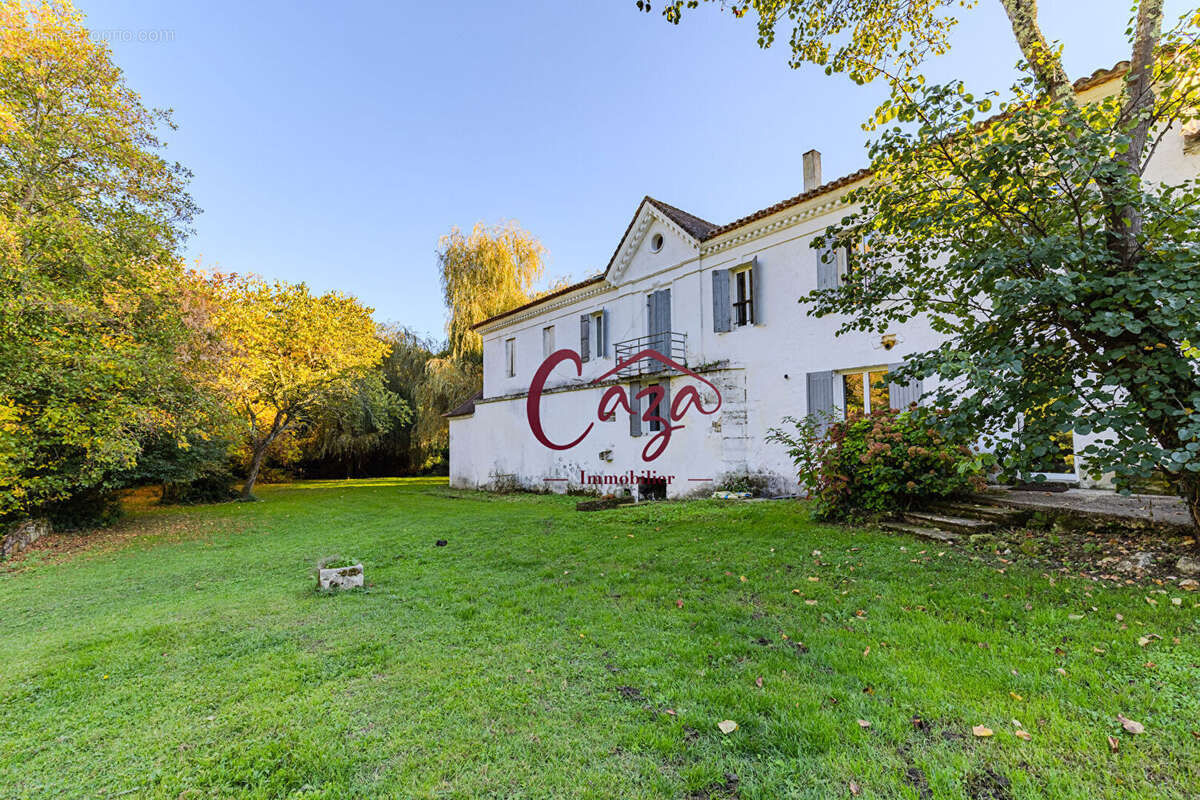 Maison à CAMARSAC