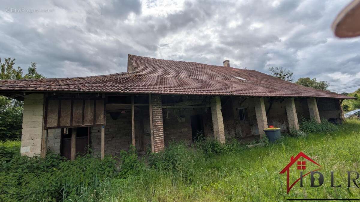 maison à rénover avec 13 000m2 terrain - photo 3