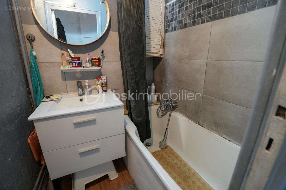 Appartement à LES PAVILLONS-SOUS-BOIS