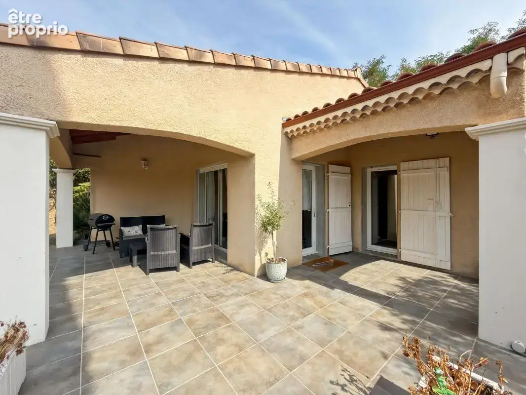 Saint-Georges-les-Bains — Maison Plain-pied 122m² familial dans un havre de paix - 4 chambres - Garage - photo 4