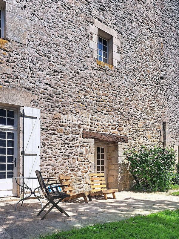 Maison à SAINT-MELOIR-DES-BOIS