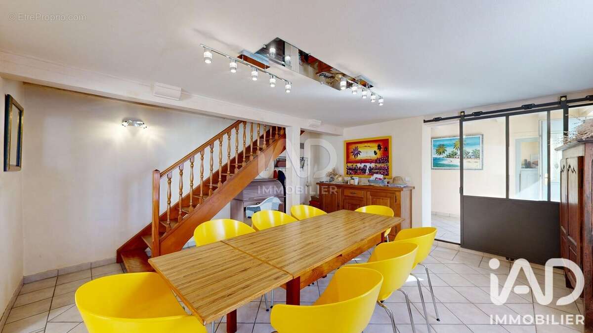 Maison 216 m² à Gaillac  - photo 4