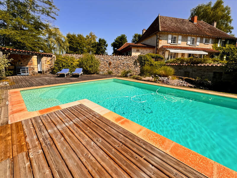 Maison à LA CLAYETTE