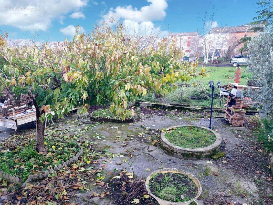 Maison à SAINT-AMADOU