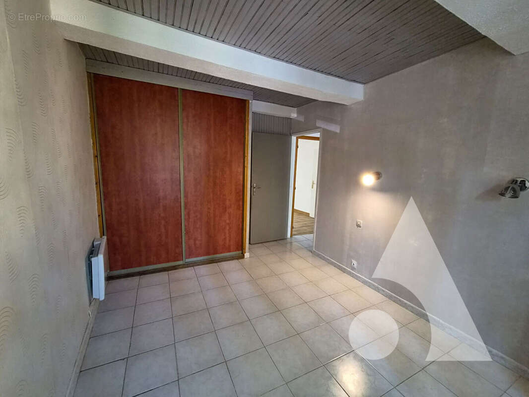 Le Thoronet - Appartement 3 pièces 53m², garage de 25m² - photo 8