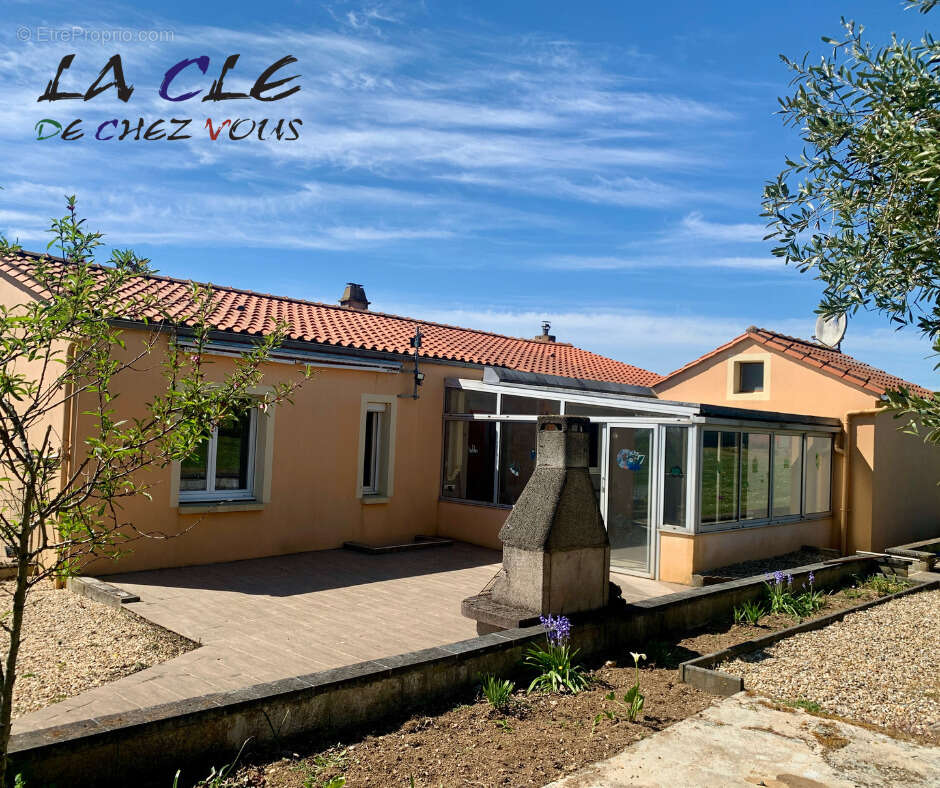 Maison à XANTON-CHASSENON