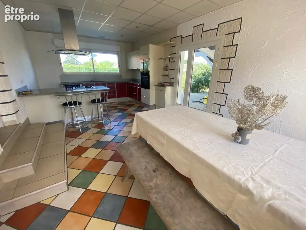 Maison 8 pièces 153 m2 + Piscine + Dépendances - photo 5