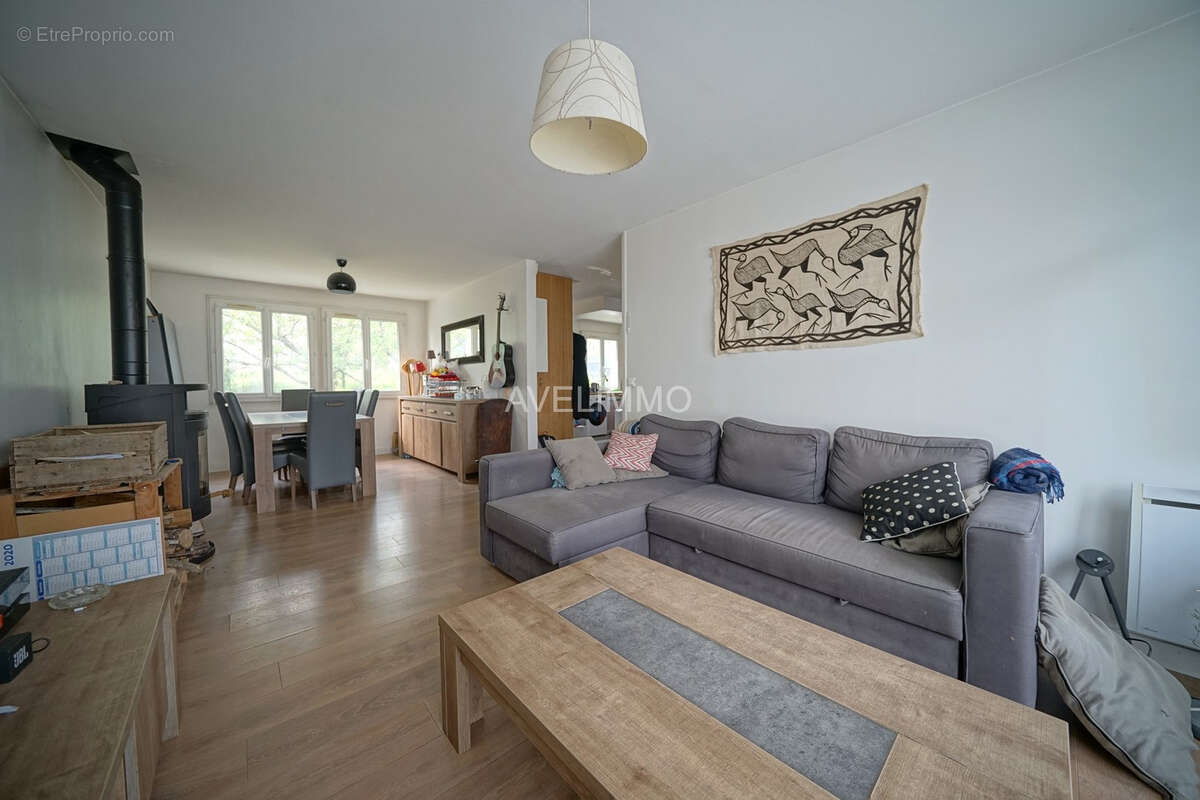 Maison à LA QUEUE-LES-YVELINES