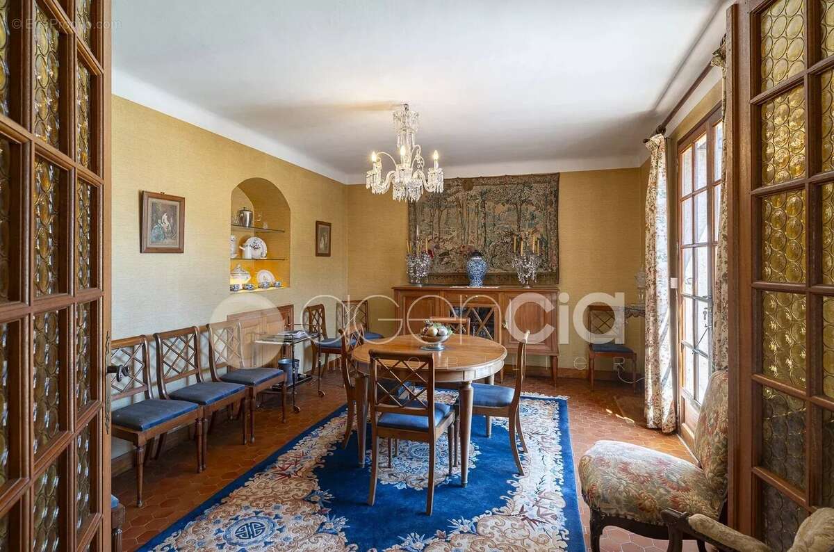 Maison à ROQUEFORT-LES-PINS