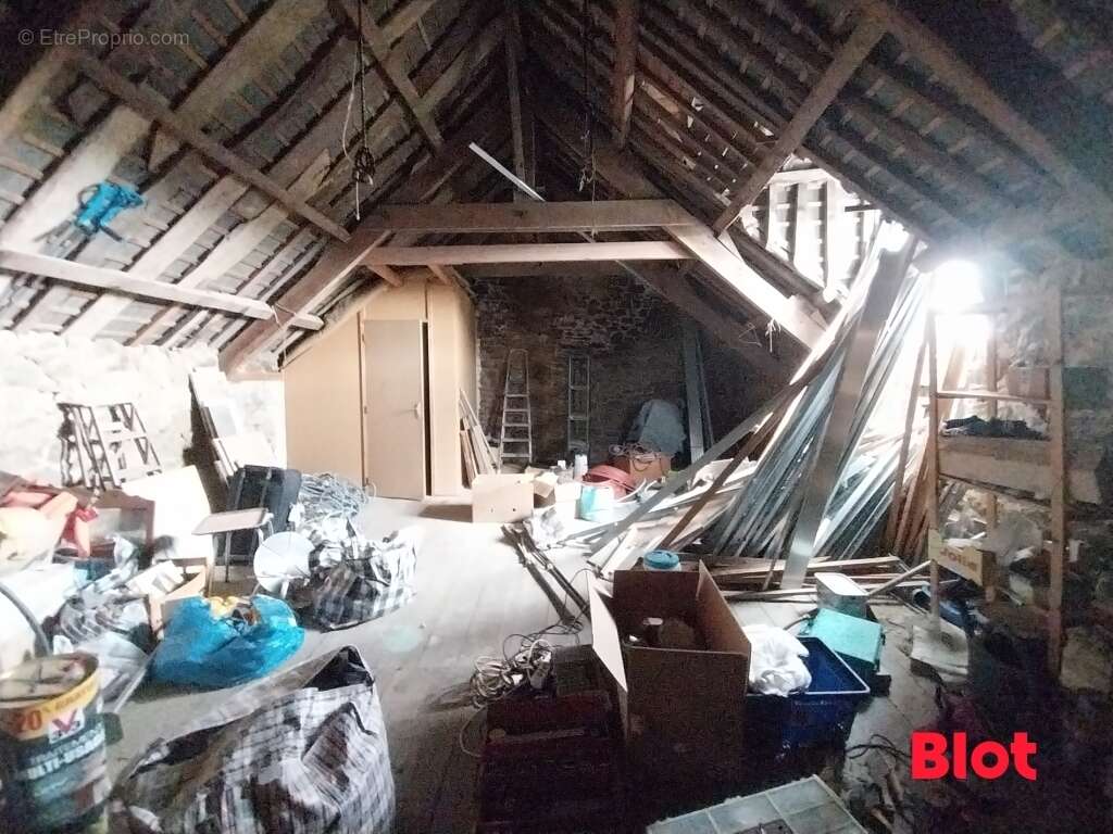 Maison à MINIAC-MORVAN