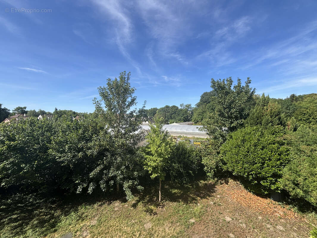 Centre-ville de Châtillon-sur-Seine (Côte-d’Or),maison de 130m2 avec terrain de 532 m2  :garage - photo 2