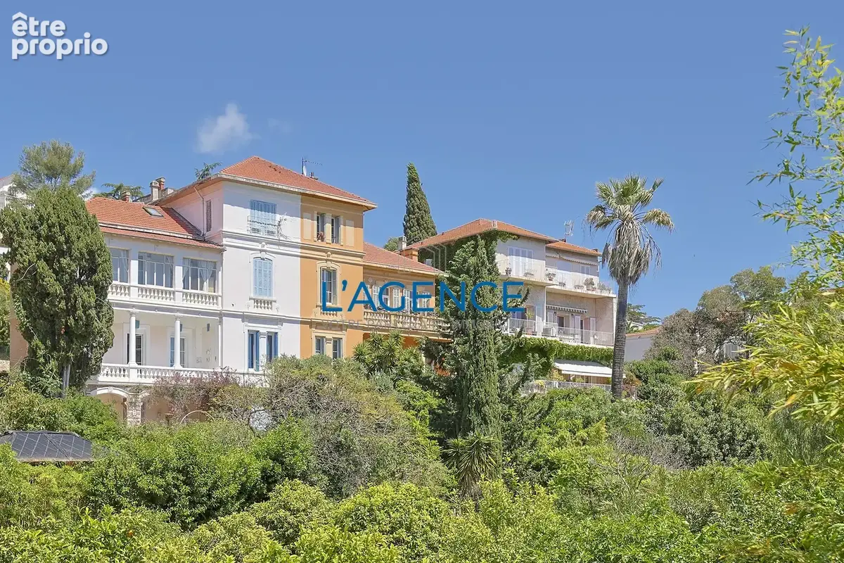 Exceptionnel Chateaubriand grand T4 de 115 m2 avec jardin au calme absolu. - photo 2