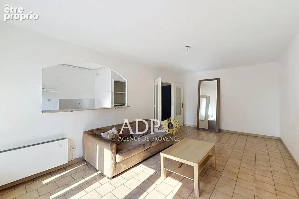 Appartement à SAINT-LAURENT-DU-VAR