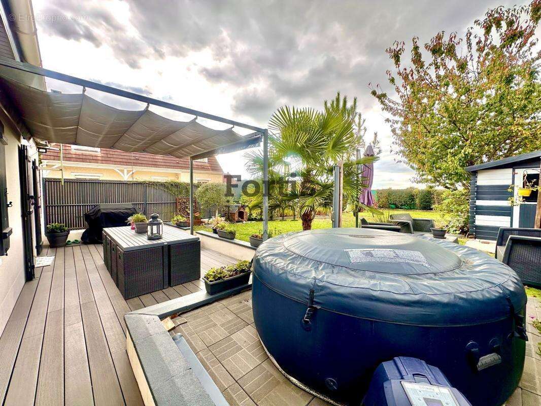 Maison à OLLAINVILLE