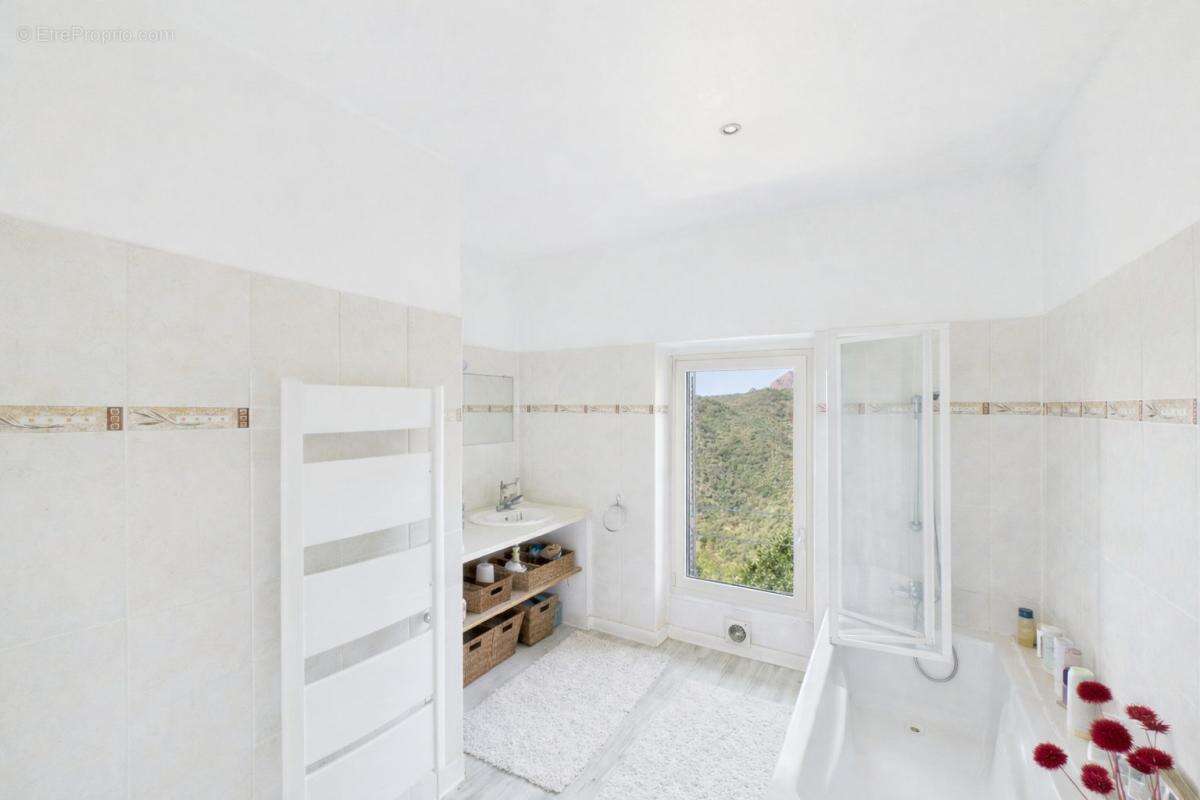 A vendre bas de villa vue mer avec jardin partinello - photo 10
