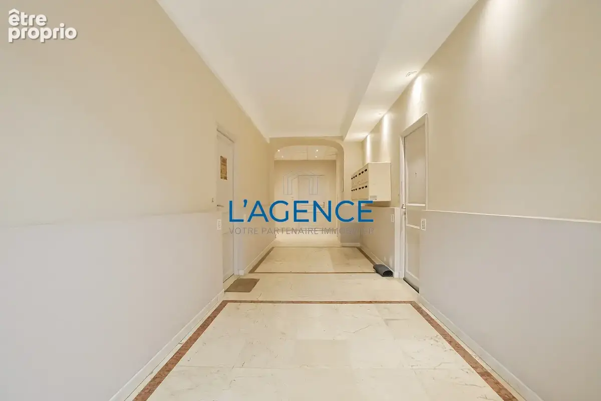 Appartement T2 de 79m2 habitables (47 m2 loi carrez ) au centre ville de Hyères - photo 11