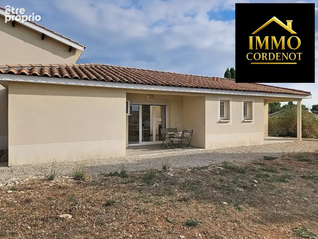 Maison 3 pièces 63 m² à vendre à Signes (83870) - photo 2