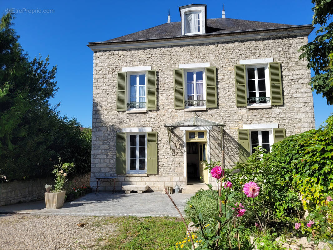 Maison à SOUPPES-SUR-LOING
