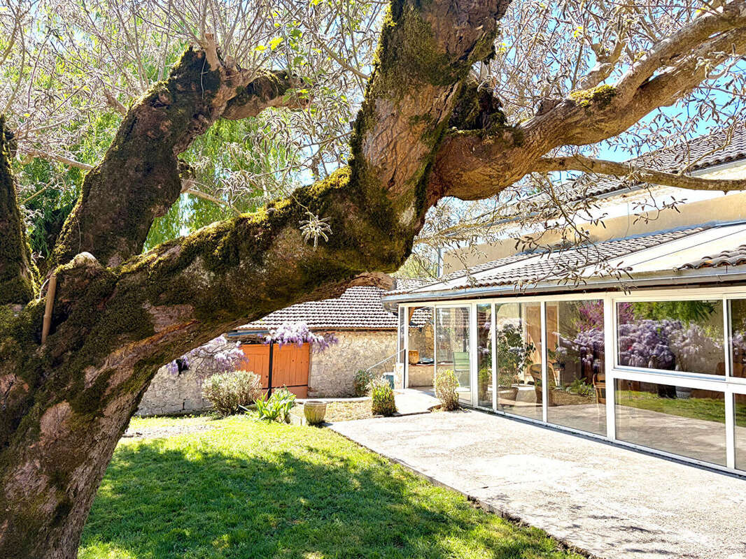 Maison à PUJOLS