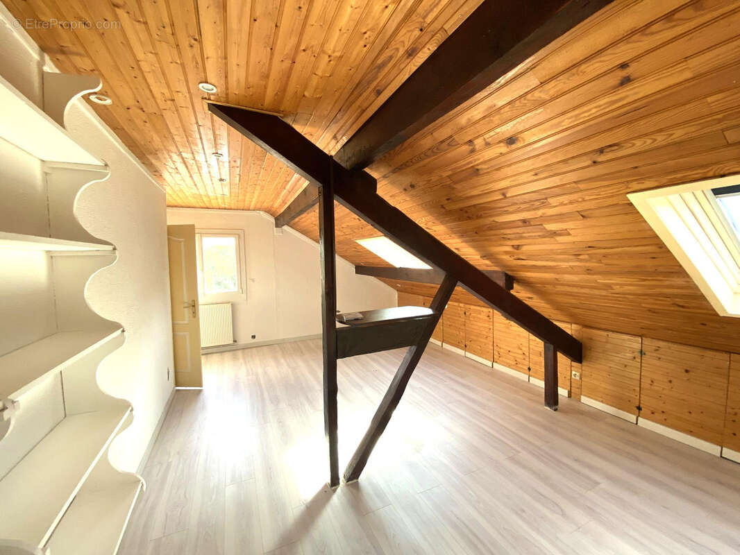 Maison à ARS-SUR-MOSELLE