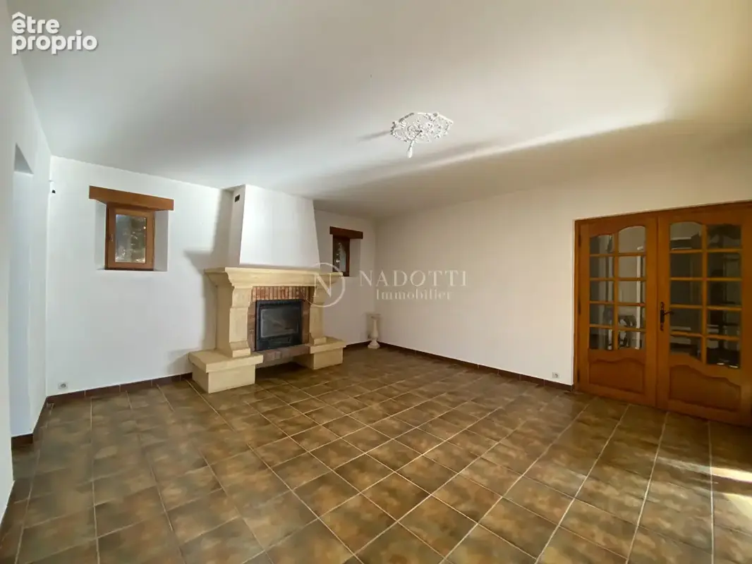 Superbe bâtisse  de 150m² sur jardin clos  à CAVAILLON. - photo 3