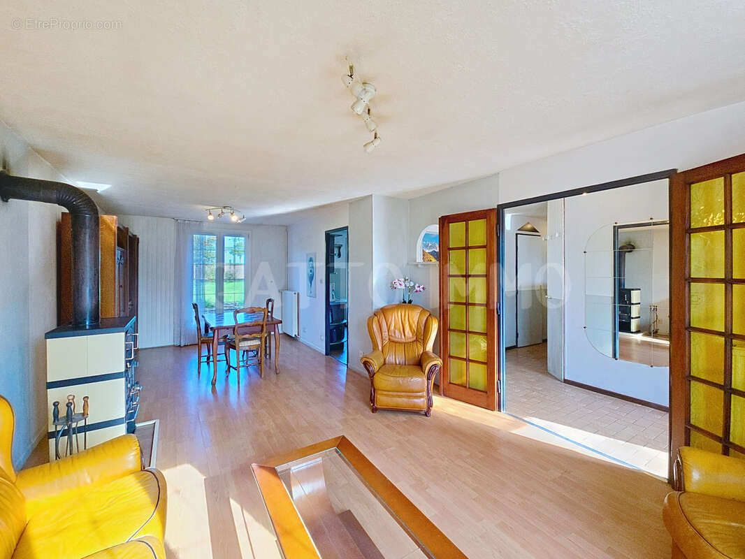 Maison à HAN-SUR-NIED