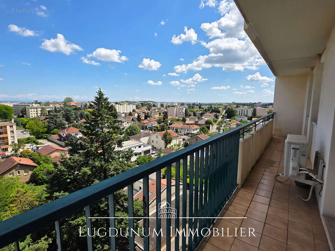 Appartement à BRON