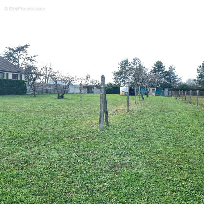 Maison à MONTGIVRAY