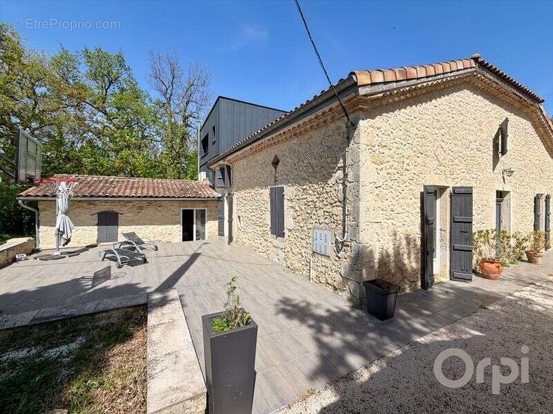 Maison à SAINT-CLAR