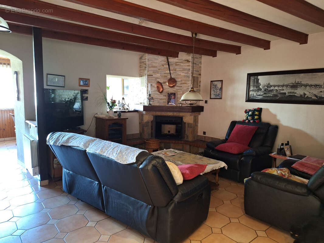 Maison à ANTUGNAC