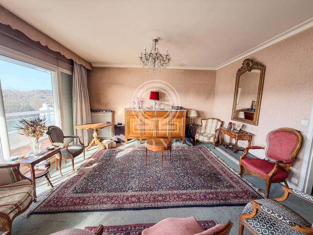 Appartement à LA CELLE-SAINT-CLOUD