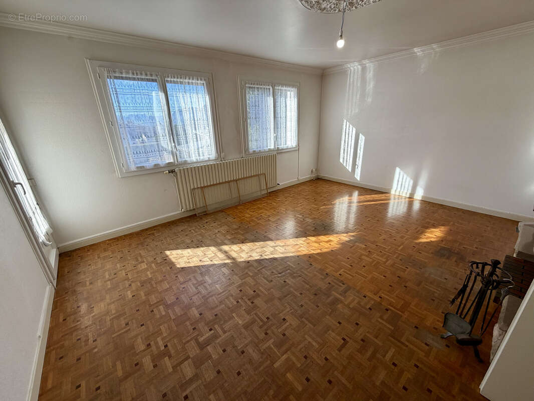 Maison à SAINTE-HELENE-SUR-ISERE