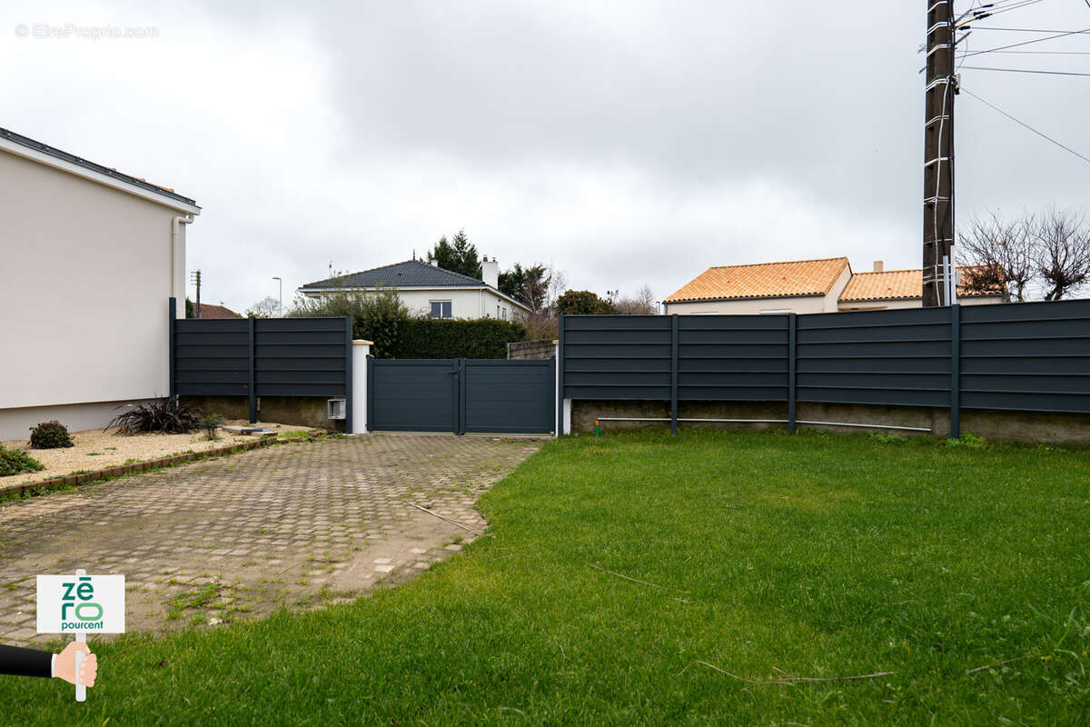 Maison à LES HERBIERS