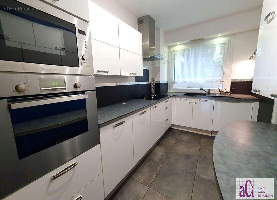 Appartement à L&#039;HAY-LES-ROSES