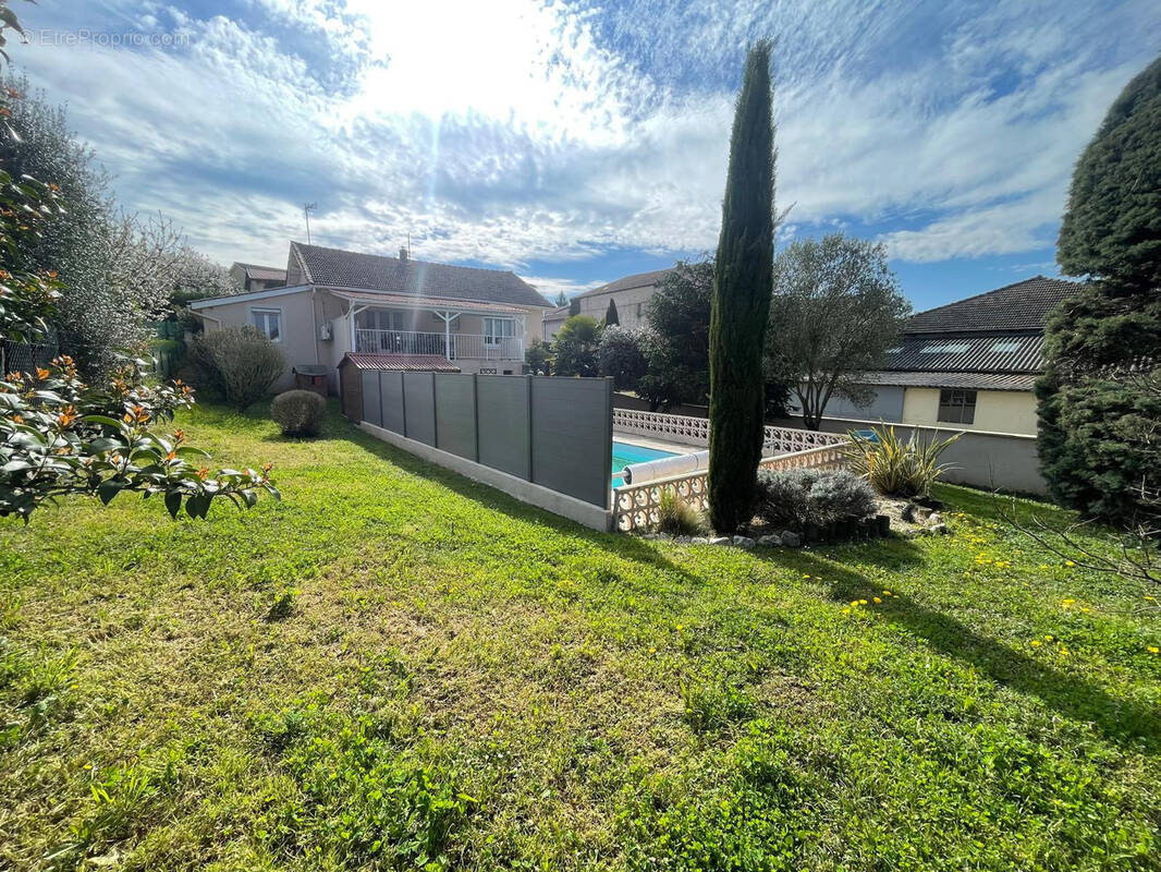 Maison à ROUSSILLON