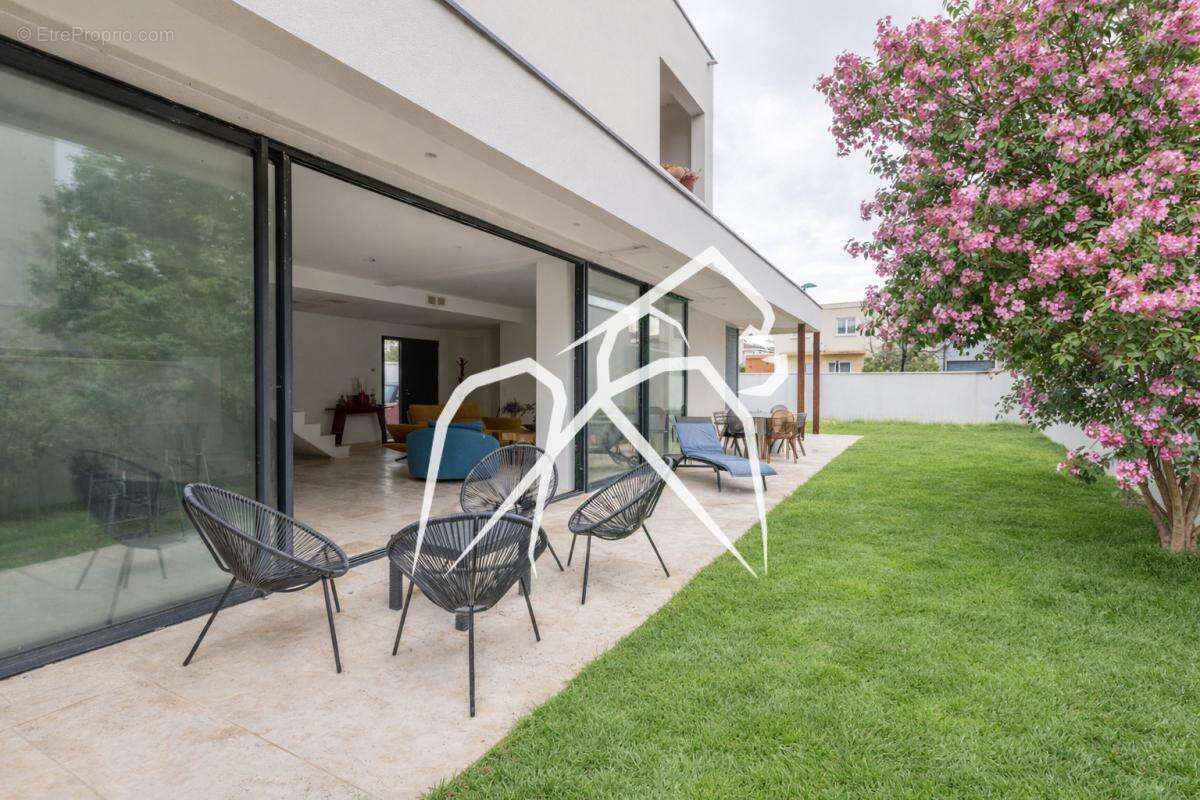 Maison à VILLENEUVE-LES-MAGUELONE