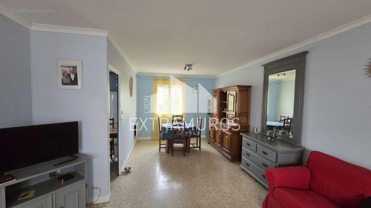Maison à LUCENAY