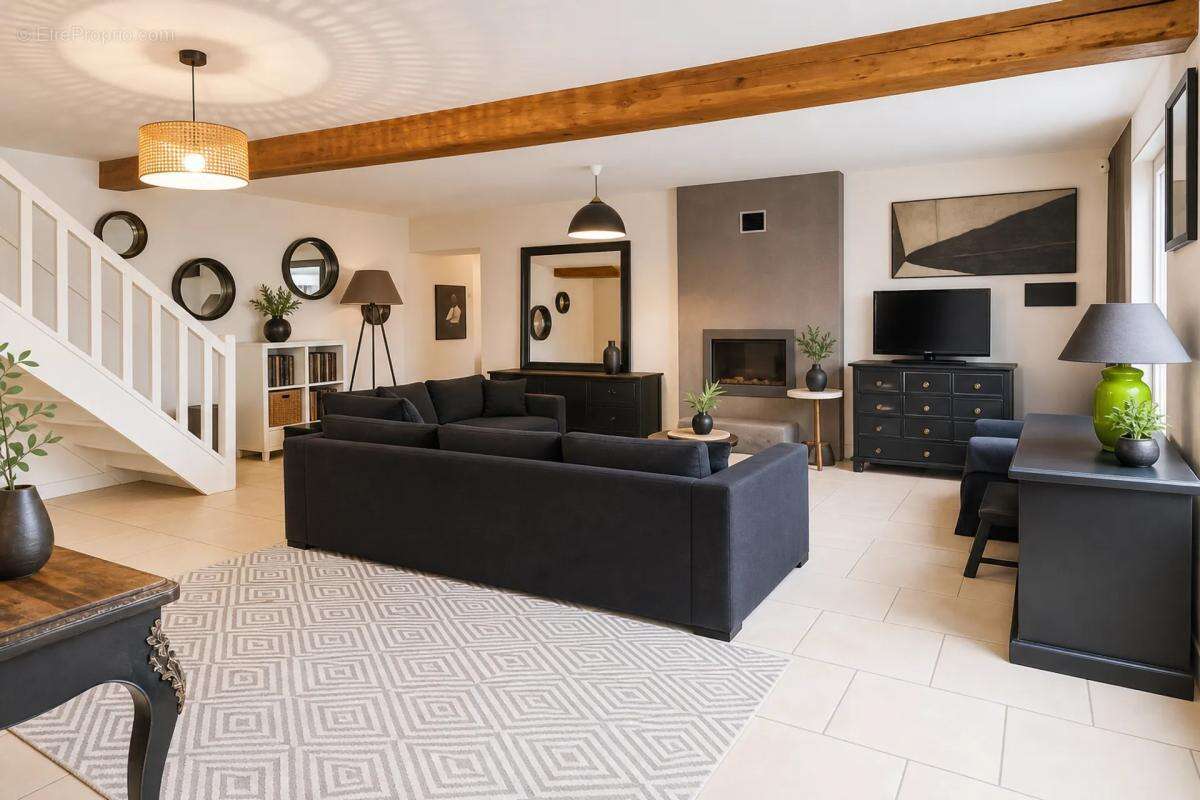 Vaste maison ancienne de 115 m² à Villerable - photo 2