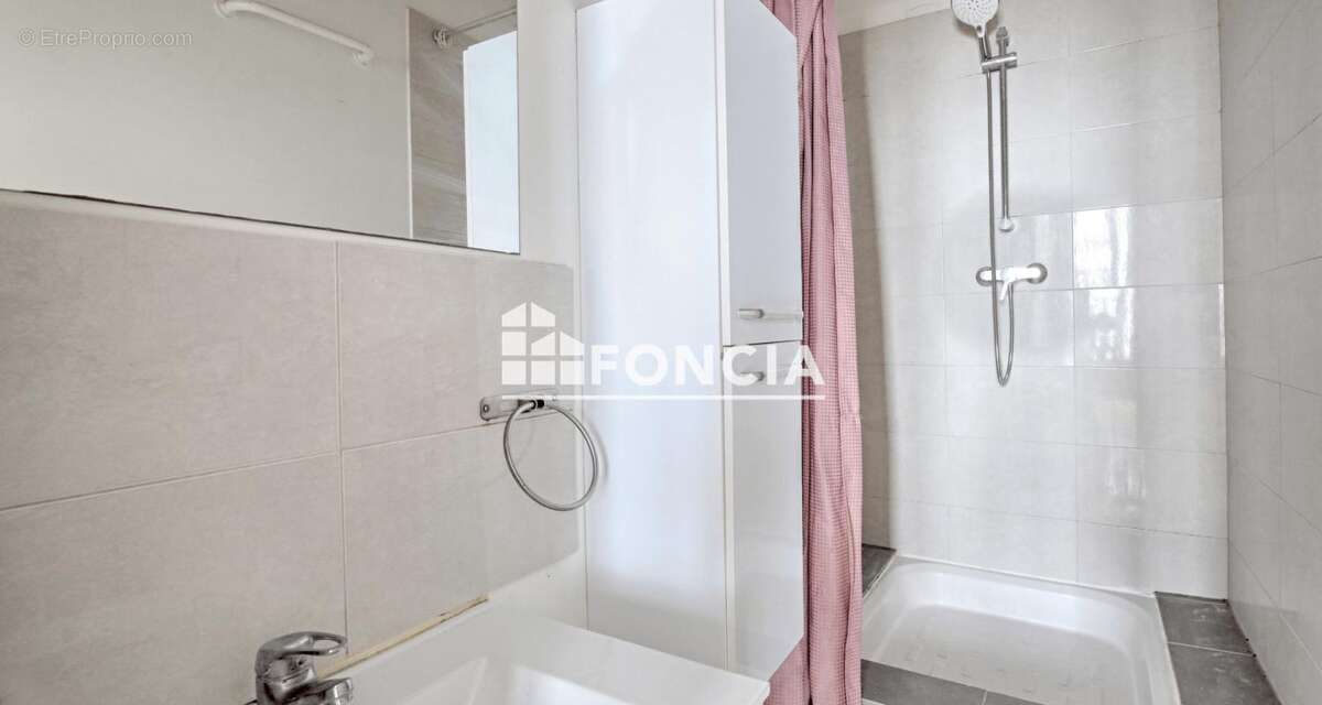 Appartement à PARIS-14E