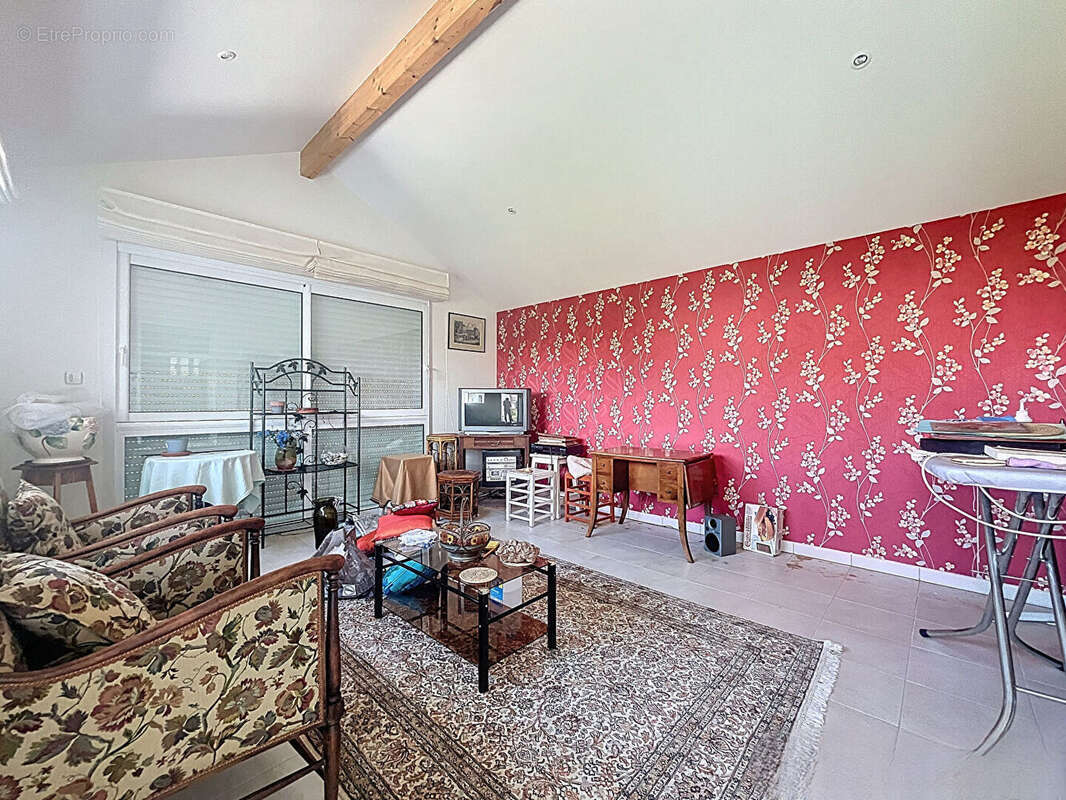 Maison à RUELLE-SUR-TOUVRE