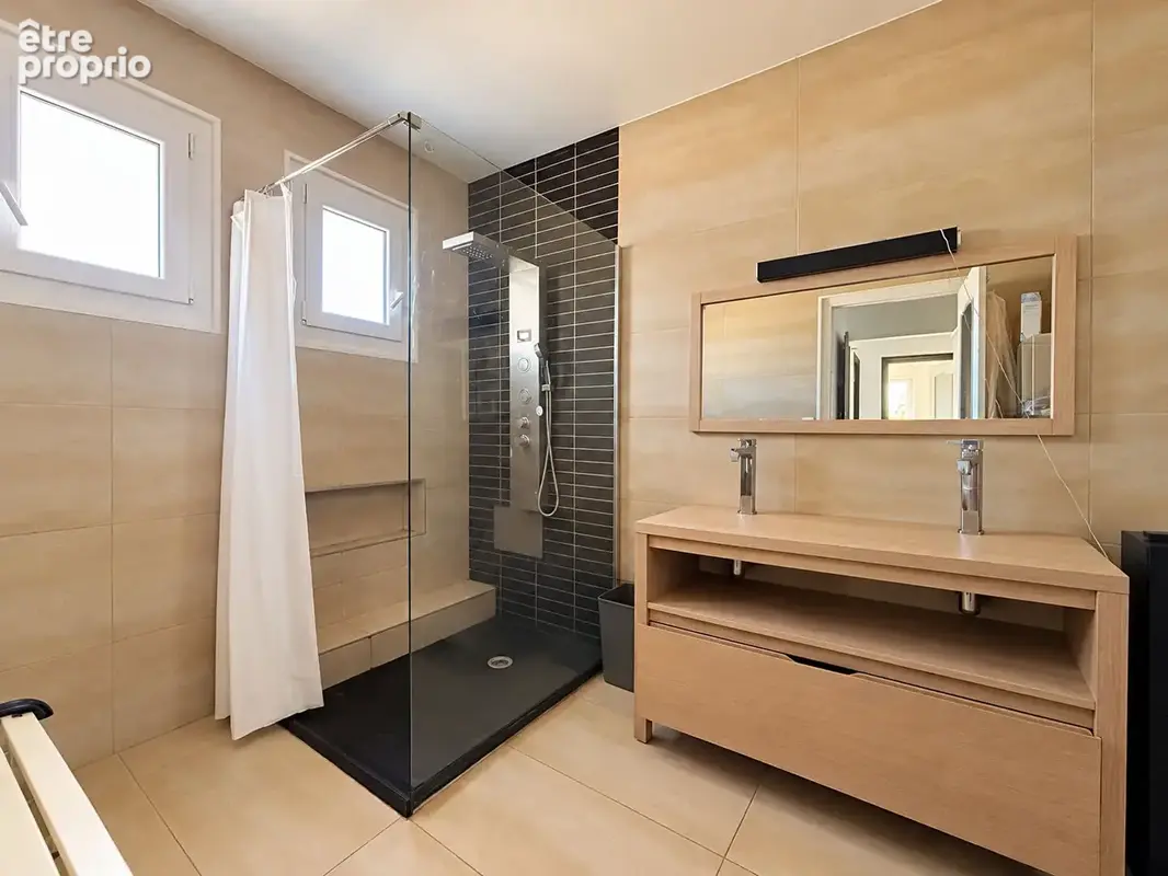 MAISON 152 M²  4 CHAMBRES  2 500 M² DE TERRAIN  Riorges - St Romain la Motte - photo 7