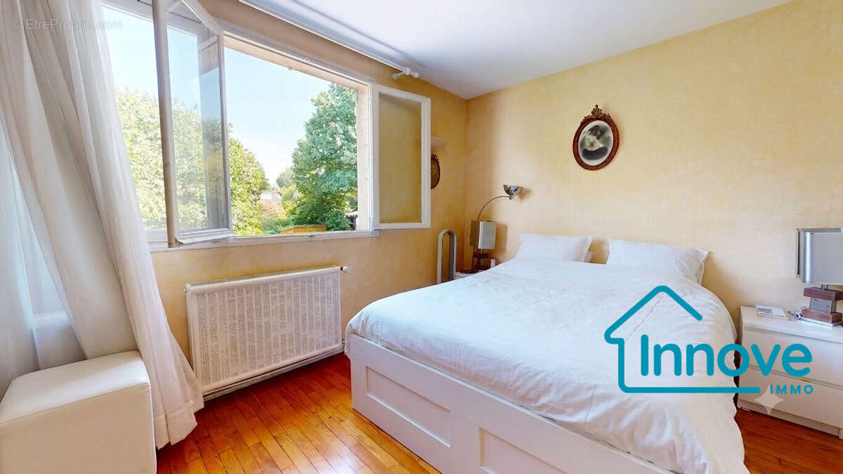 Maison 121 m² à La Celle-Saint-Cloud  - photo 9