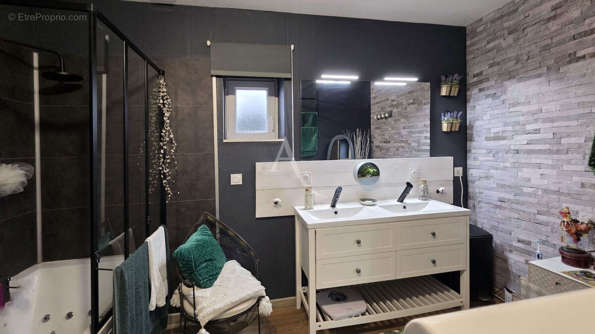 Maison à NOTRE-DAME-DE-RIEZ