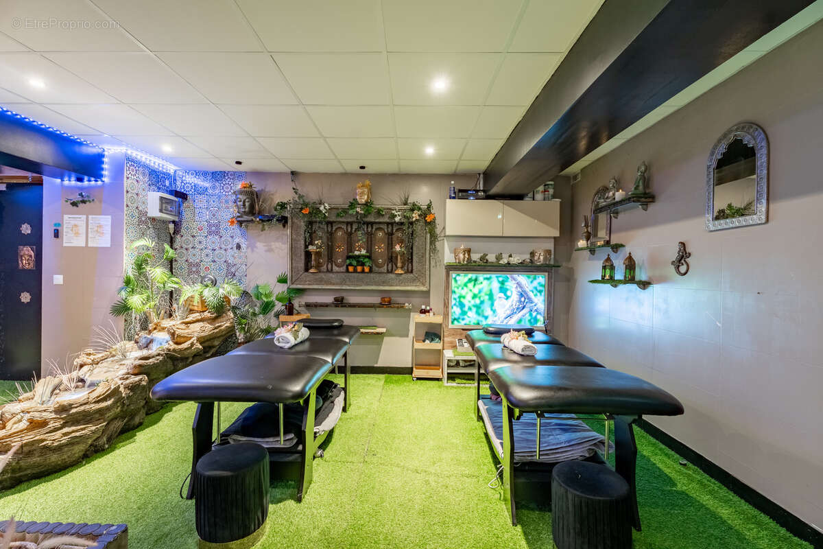 Commerce à CARRY-LE-ROUET