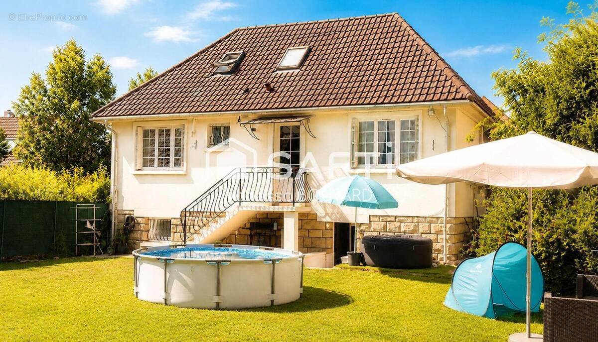 Photo 1 - Maison à ESTREES-SAINT-DENIS