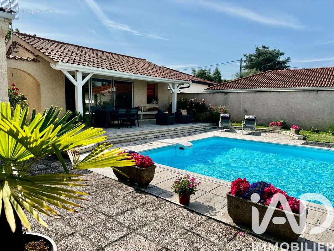 Photo 3 - Maison à SURY-LE-COMTAL