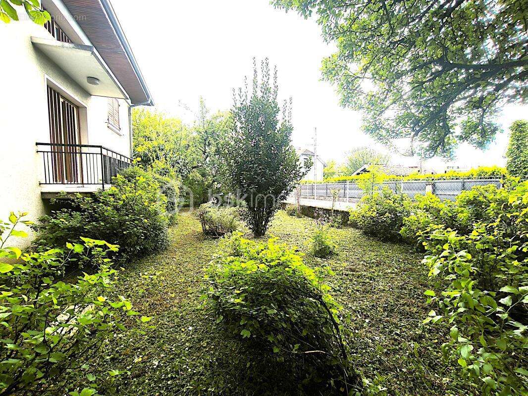 Maison de 220m2 et 880m2 de terrain - photo 8