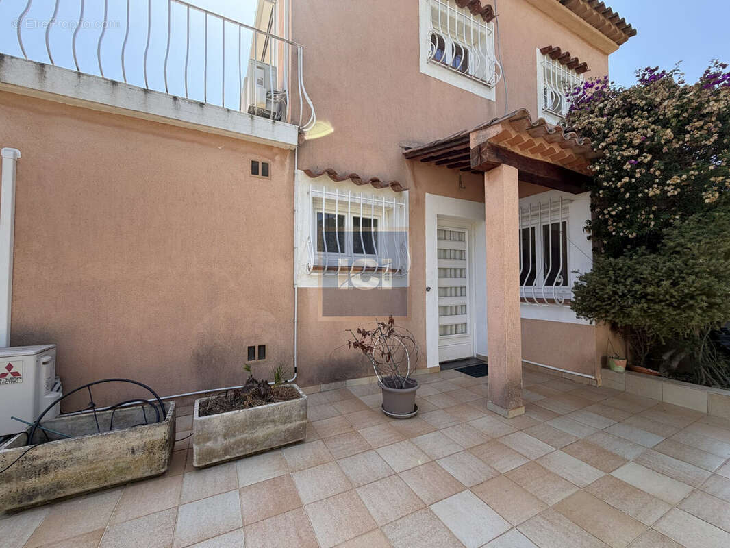 Maison 175 m² à Grimaud  - photo 9