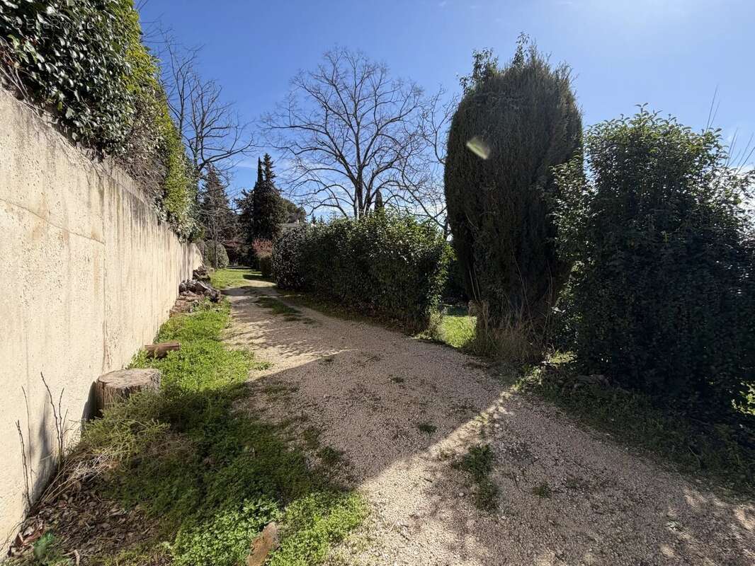 Terrain à AIX-EN-PROVENCE