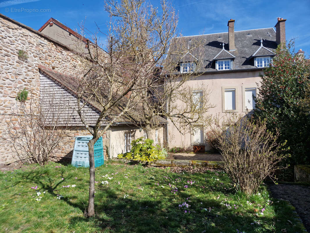Maison à AUTUN